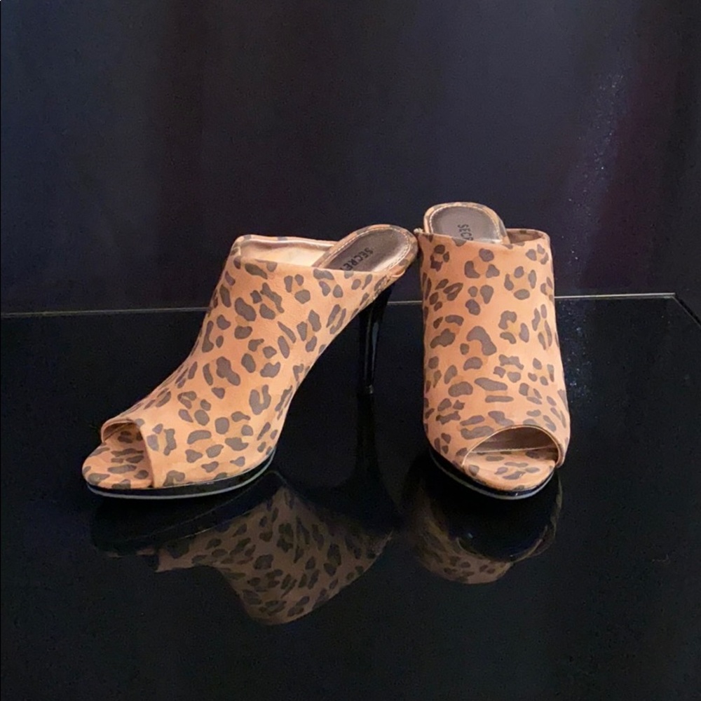 🌹Wild Thing “Secret Celebrity” Mule Pumps🌹